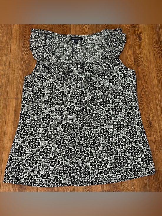 Banana Republic Tops - Women’s Sleeveless Blouse by Banana Republic - Size Medium - Ruffle Accents